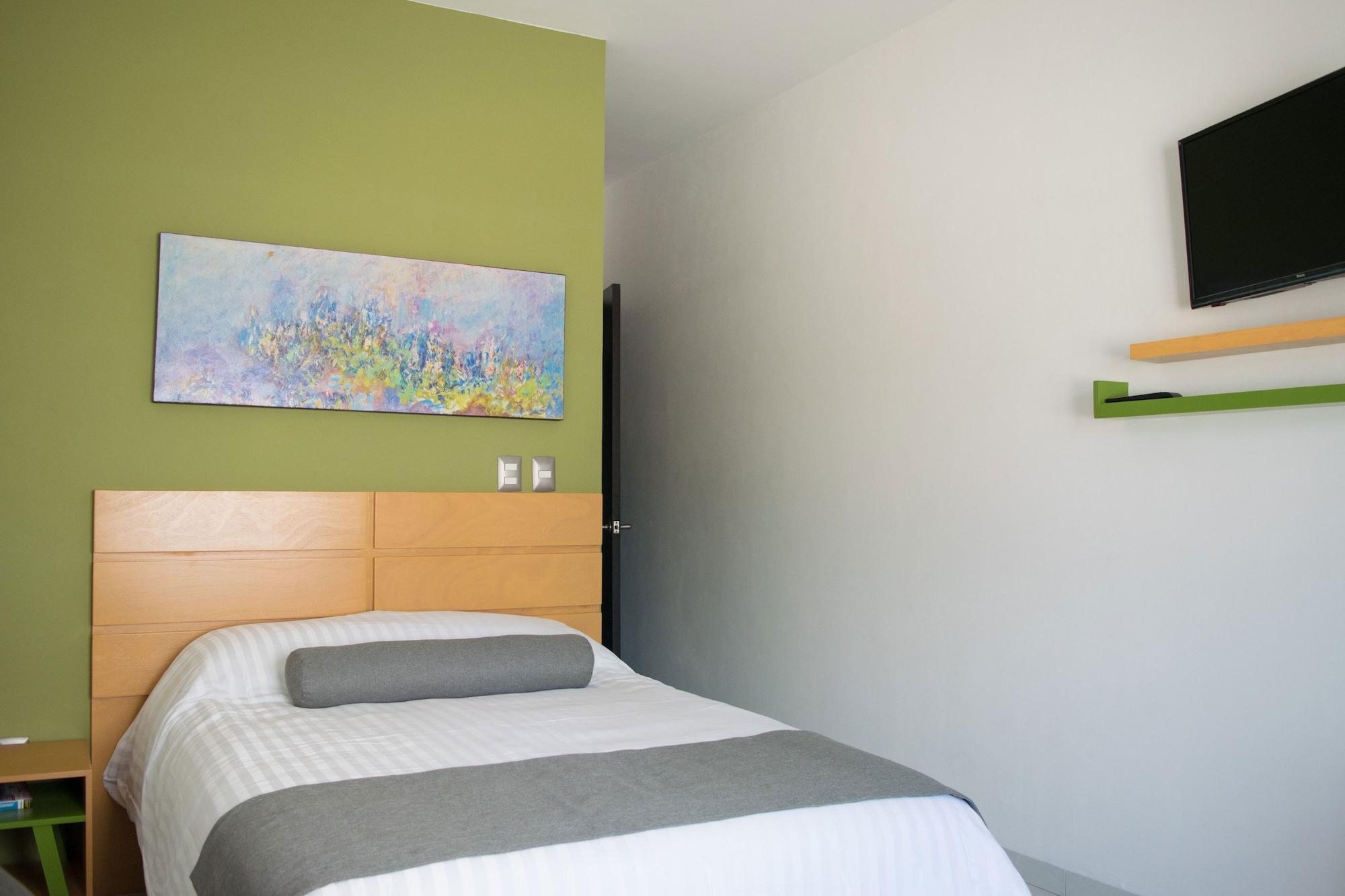 Hotel Mexico Inn Express Саламанка Екстериор снимка