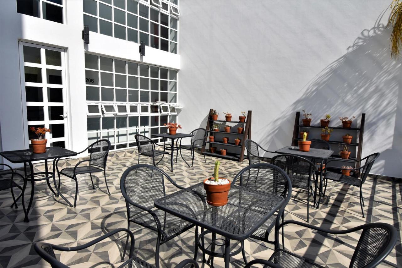 Hotel Mexico Inn Express Саламанка Екстериор снимка