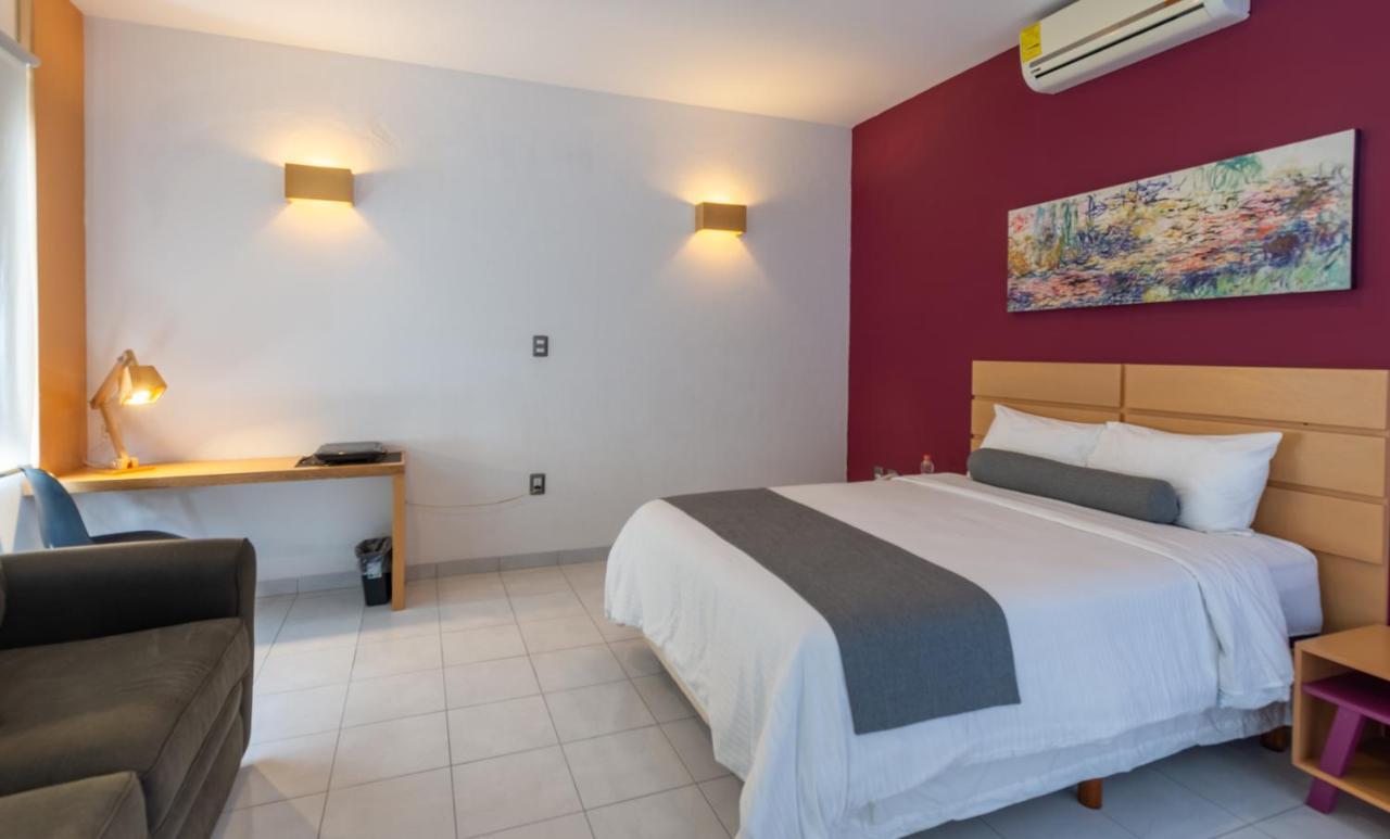 Hotel Mexico Inn Express Саламанка Екстериор снимка